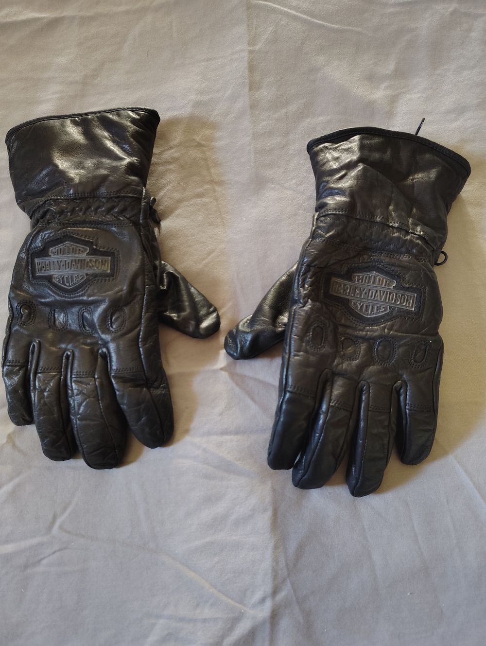Harley-Davidson Black Leather Riding Gloves with Embossed Logo